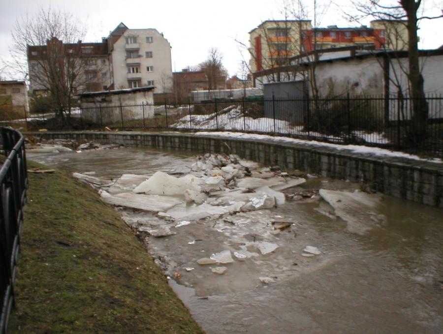 ZATOR LODOWY NA KUMIELI