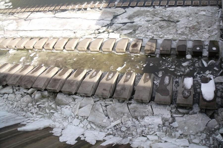 Kto wie co to jest? Podpowiem, widać to z zapory:)