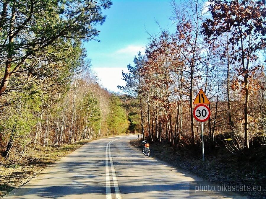Ale sucho!- Tylko jeździć.
