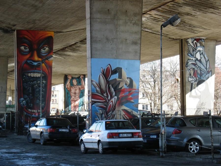 Graffiti pod estakadą Trasy Łazienkowskiej