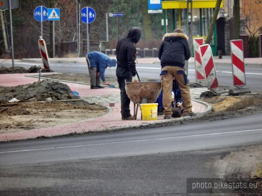 Zabiegi typu kosmetycznego przy budowie ścieżki rowerowej - pod Tanowem.