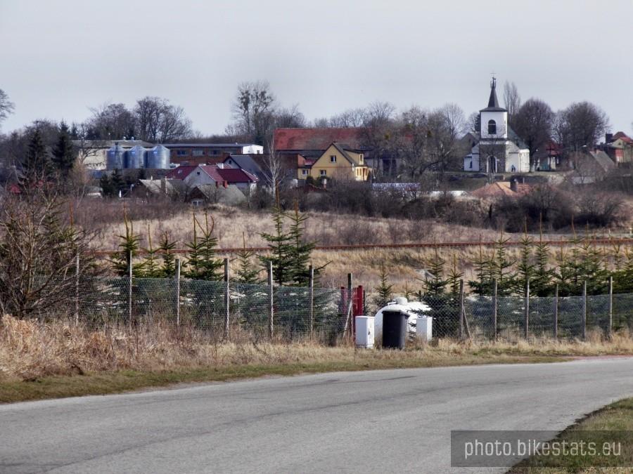Widok spos Stobna Malego na Stobno bez przymiotnika.