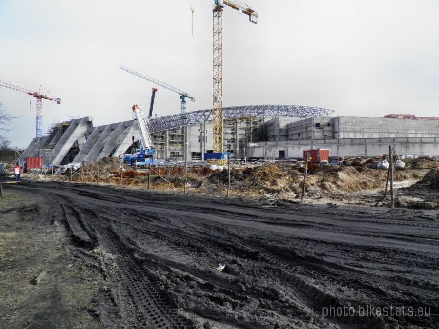 Widok z dnia 4 mara 12 r - budowa hali sportowej przy ulicy Szafera.