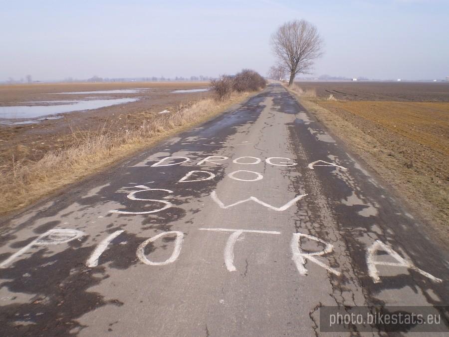"Droga do św Piotra", a 500 m dalej jest napis "Droga na EURO 2012" :)