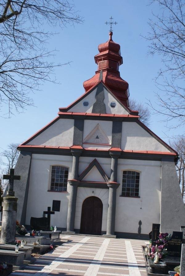 kaplica cmentarna w Ujeździe