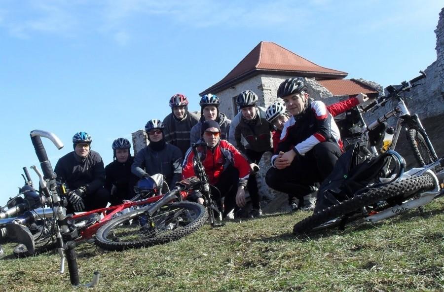 Wszyscy pod zamkiem w Rabsztynie
