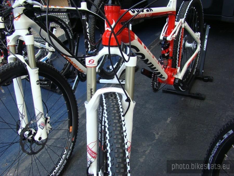 berliner fahrrad schau 2012- malowane opony pod kolor roweru