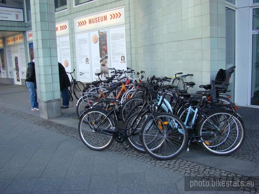 Berliner Fahrad Schau -2012. W Berlinie rowery są wszędzie.