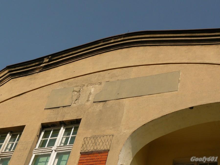 Napis na mikulczyckim ratuszu.