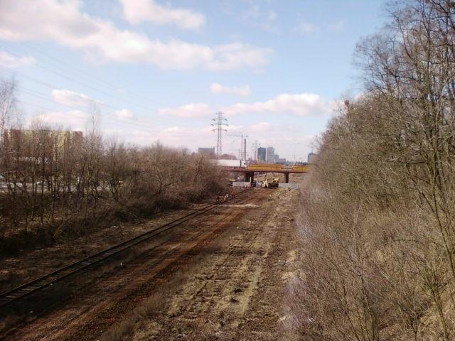 Widok z kładki w stronę centrum