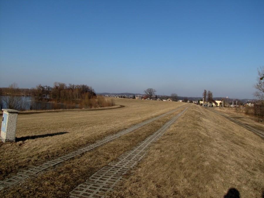Wał nad Odrą