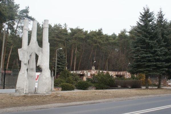 Główna brama Jednostki Wojskowej w Tomaszowie