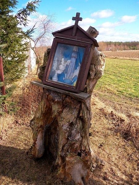 Kapliczka na pniu