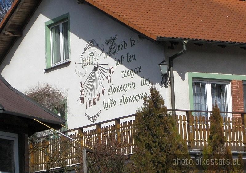zegar słoneczny na domie w Zielińcu