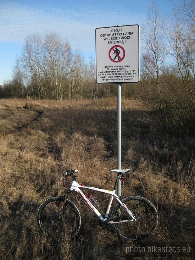 Poligon w Biedrusku - groźne ostrzeżenia.