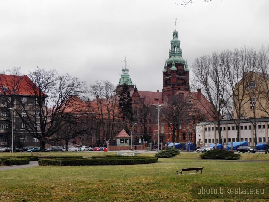 Urząd Wojewódzki w Szczecinie, widziany od drugiej strony.