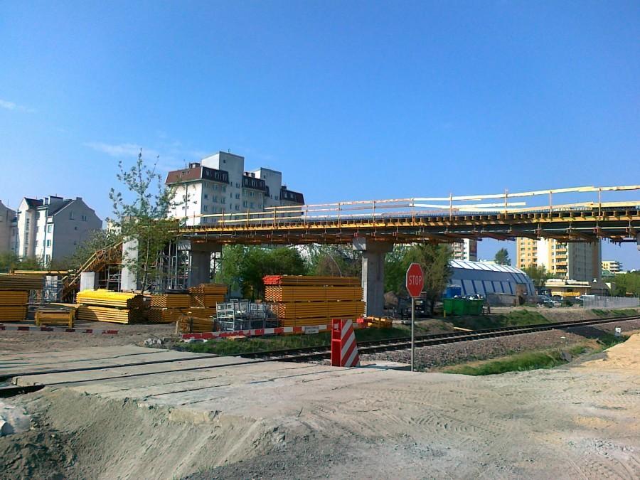 Budowa kładki nad S8 przy osiedlu Górce