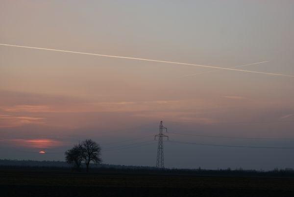 zachód słońca i krzyż na niebie - kocham Cię