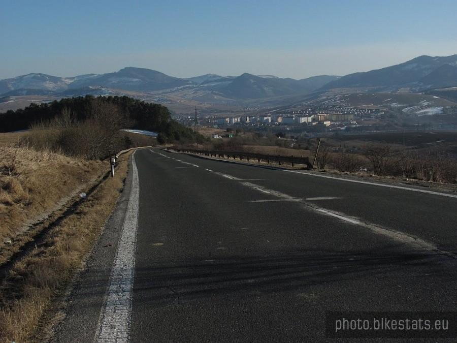 Podjazd na sedlo Vabec, a w dole Stara Lubov'la