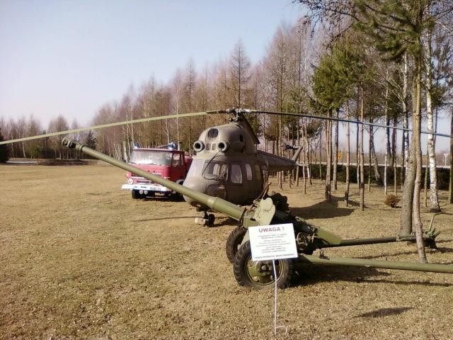 Działo i śmigłowiec