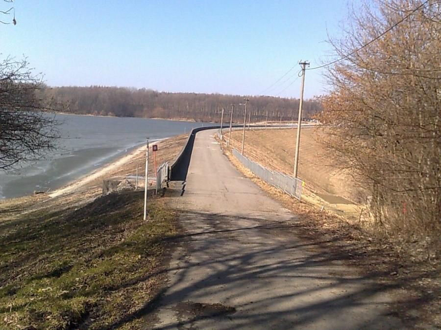 Wjazd na zaporę na rzece Stonavie