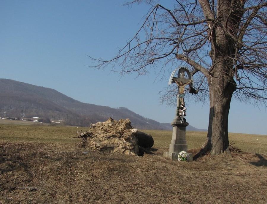 przydrożny krzyż