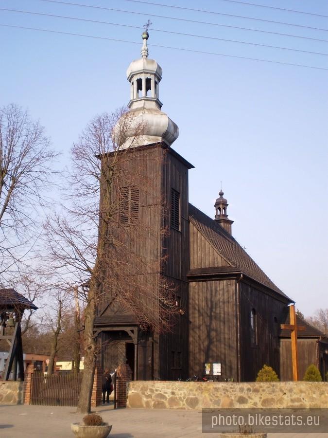 Drewniany kościół w Siekierkach