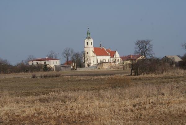 kościół pw. Nawiedzenia NMP i św. Mikołaja w Błogich Szlacheckich