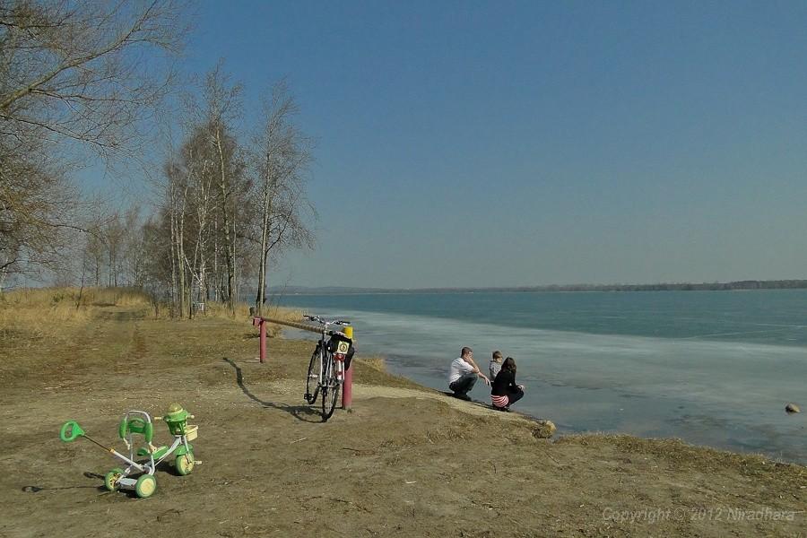 różni rowerzyści tu przyjeżdżają