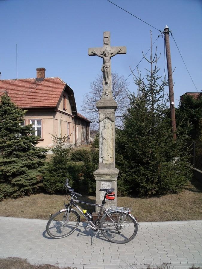 Krzyż z czaszką w Bulowicach