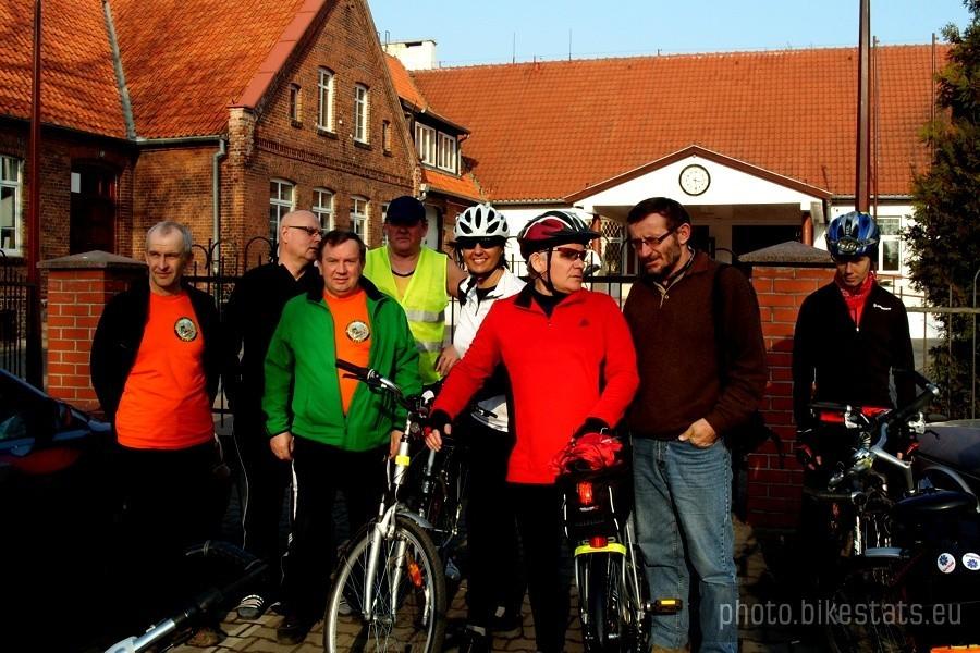 Z grupą rowerową „Szuwarek” w Ostaszewie