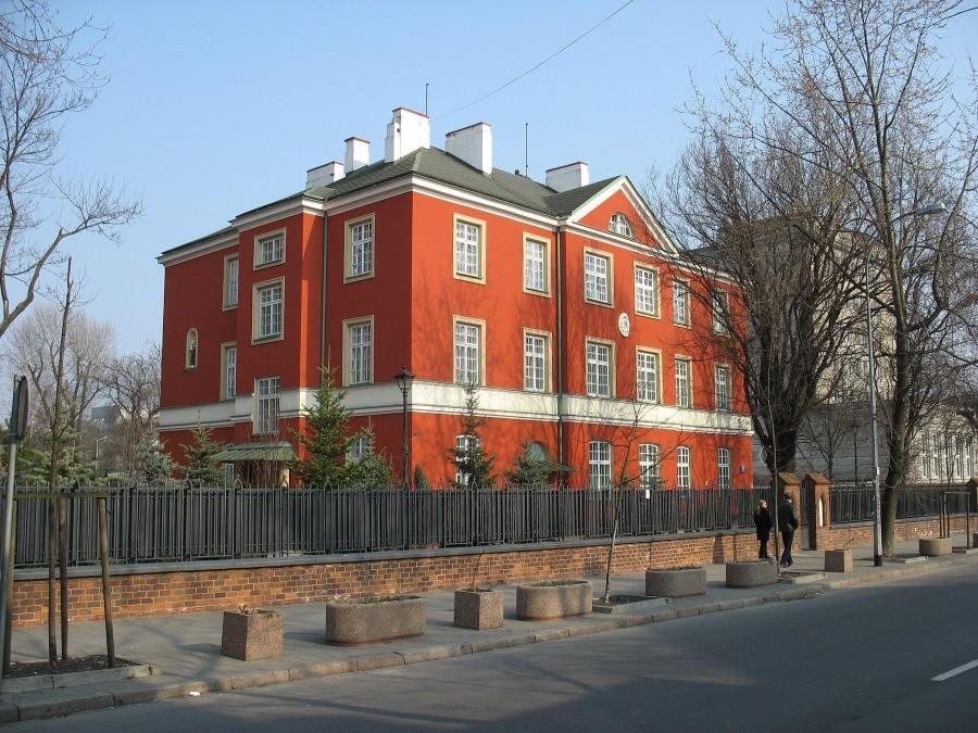 Czerwony dom na ul Sierakowskiego 10