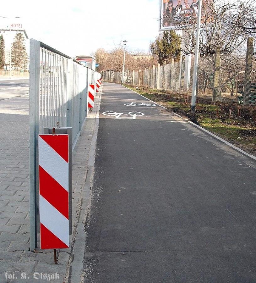Niebezpieczne tablice przy DDR