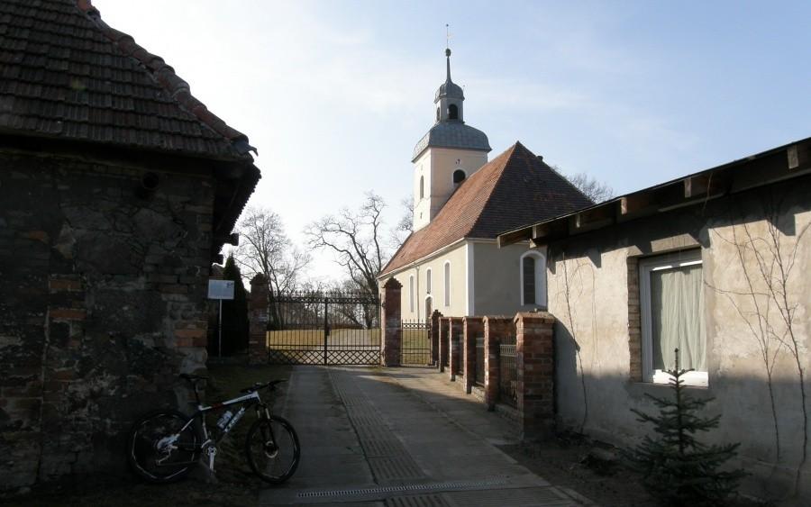 Kościółek w Dłużku
