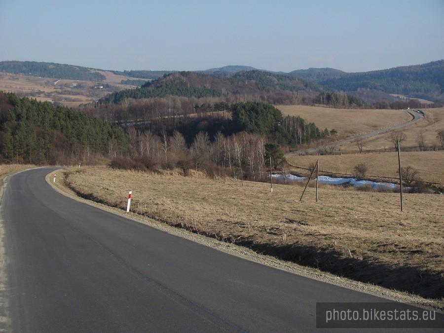 za pierwszymi podjazdami za Szczawnem
