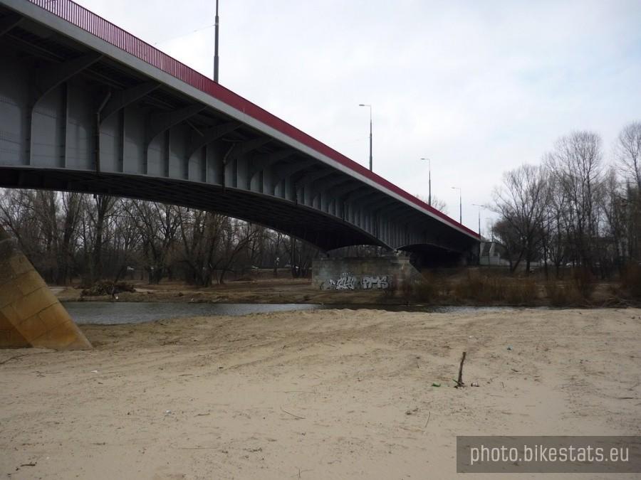 Widok z wyspy na praski brzeg. Na górze Most Śląsko-Dąbrowski