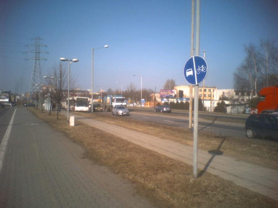ścieżka samochodowo rowerowa