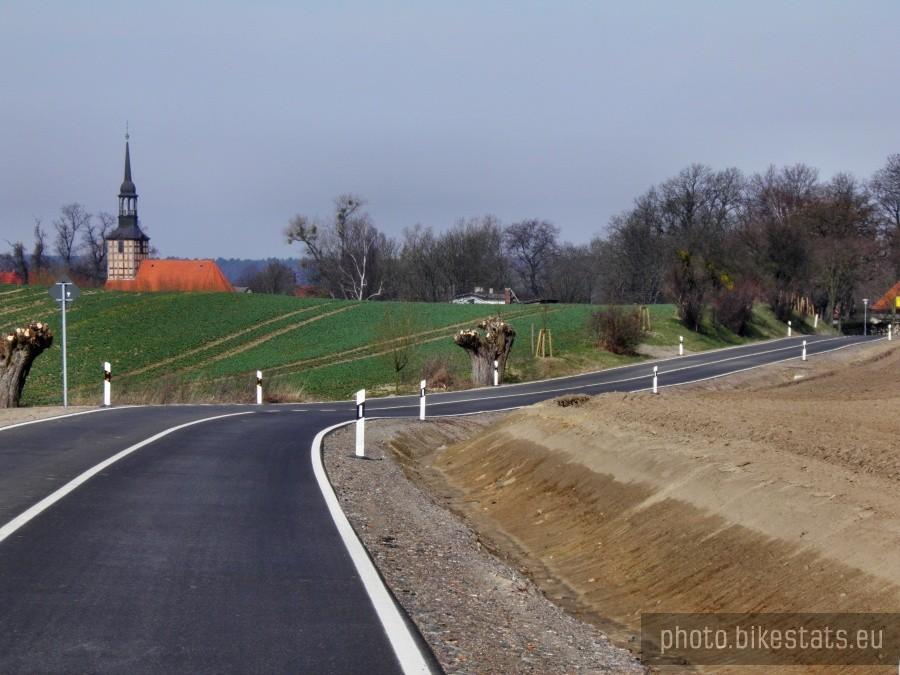 Na horyzoncie przygraniczna miejscowość Schwennenz.