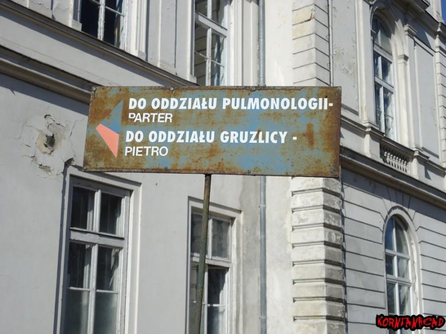 Pozostałości po tym jak dwór pełnił rolę szpitala