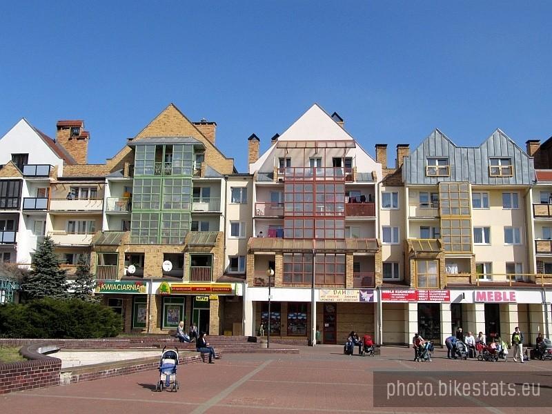 Kamienice na rynku w Murowanej Goślinie