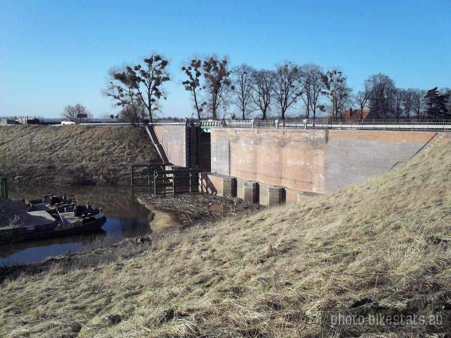 Śluza miedzy Wisłą i Nogatem w Białej Górze