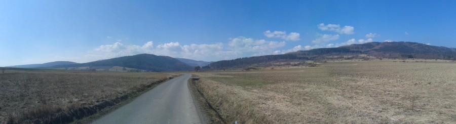 Pierwsza panorama i droga na Starą Bystrzycę.