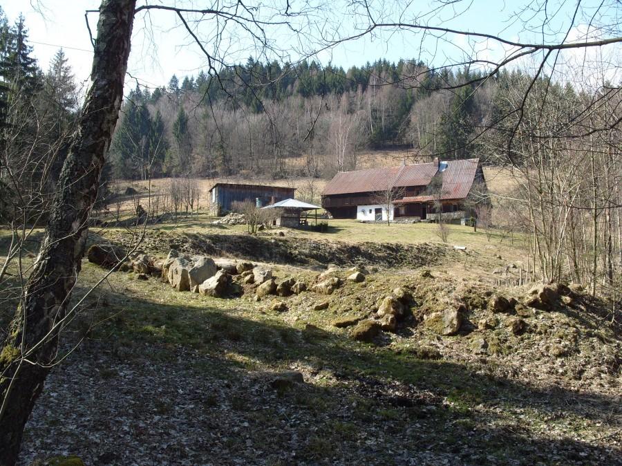 Zastępcza chatka Janosika w górach Bystrzyckich.