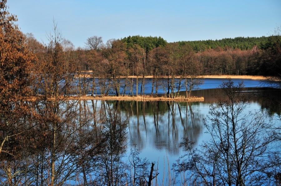 Jezioro Kośno widziane z Łajsu