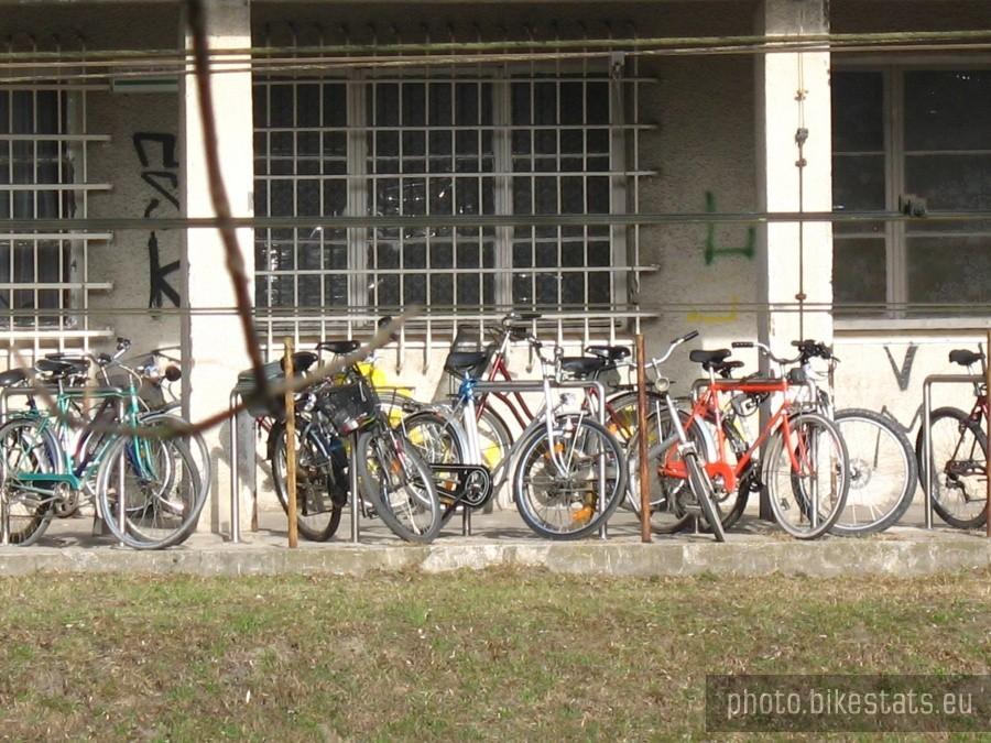 piaseczyński rowerowy park&ride na stacji PKP