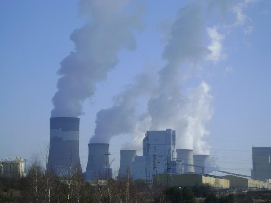 Elektrownia Belchatów-ujęcie z drogi na stację kolejową Rogowiec