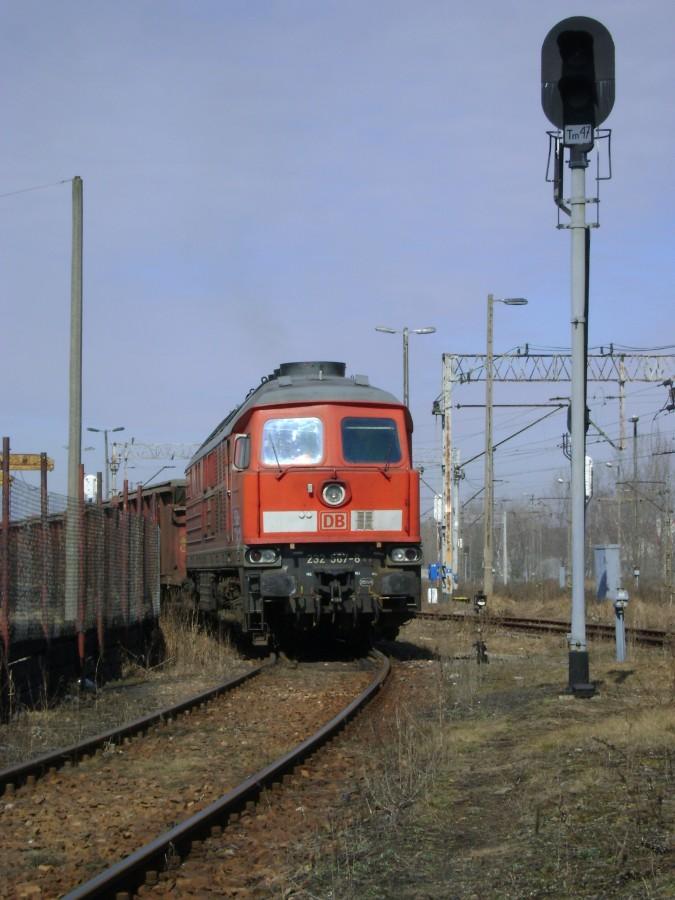 BR 232 (567) w barwach DB Schenker Rail na tomaszowskich torach