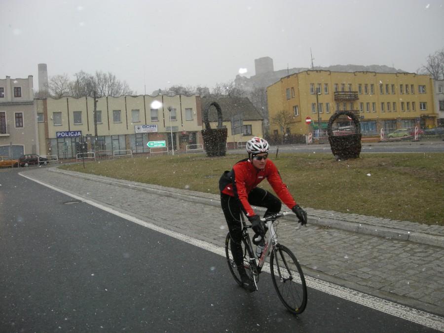 Paweł - rundka na rynku w Olsztynie k/Częstochowy.