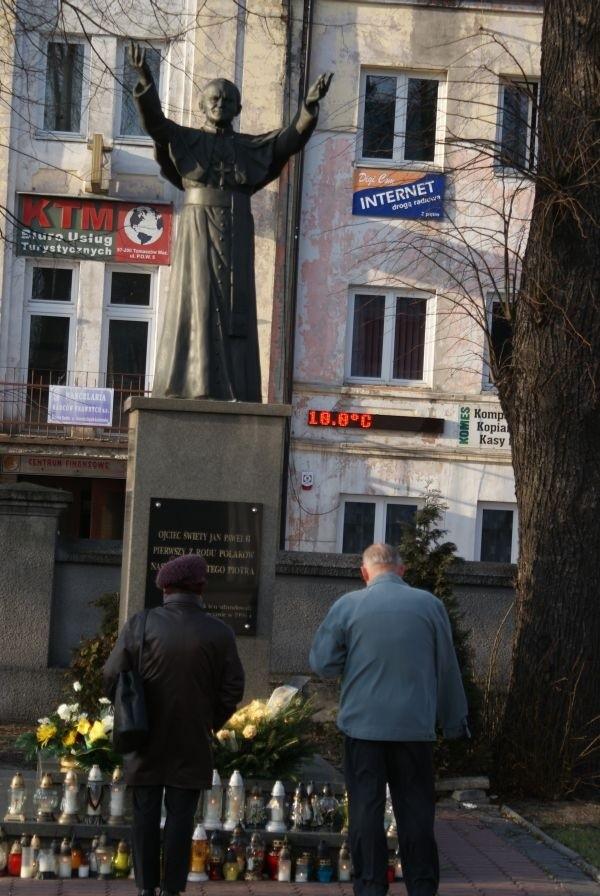 pomnik Papy