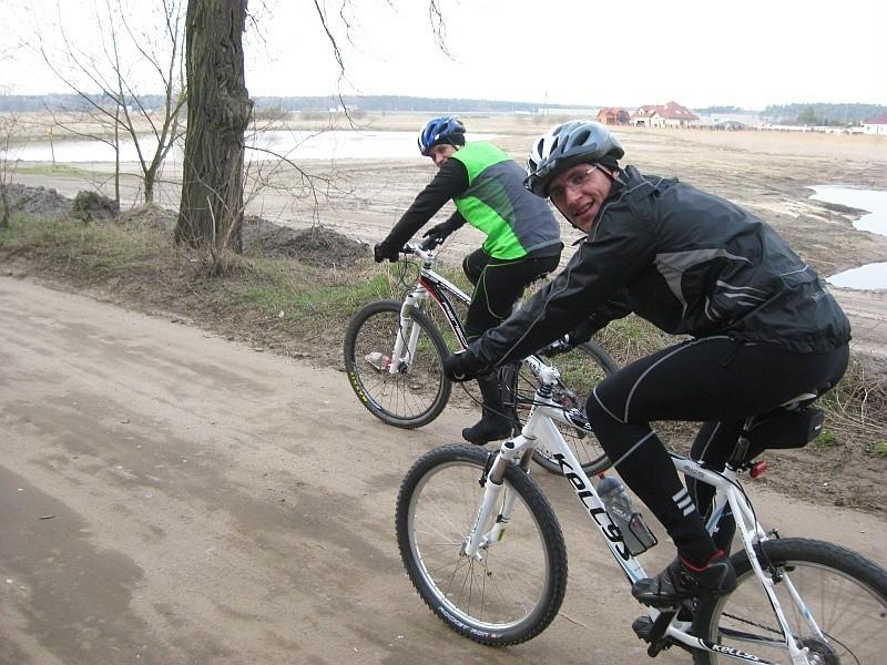 Seba284 i kania76 zapodają na szuterku :-)
